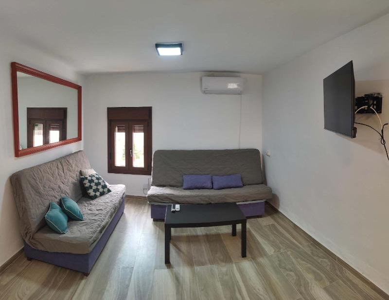 Charming Townhouse near Maestranza - image 13