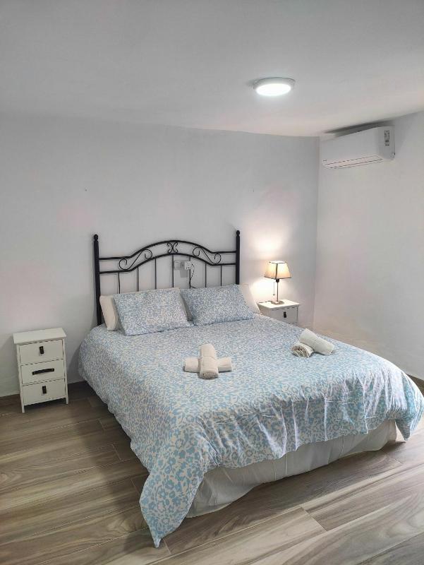 Charming Townhouse near Maestranza - image 18
