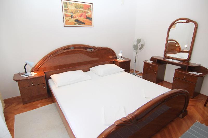 Apartments Jelica - image 14