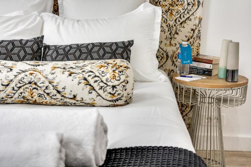 Studio Apartment image 4