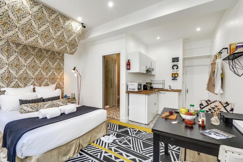 Studio Apartment image 3