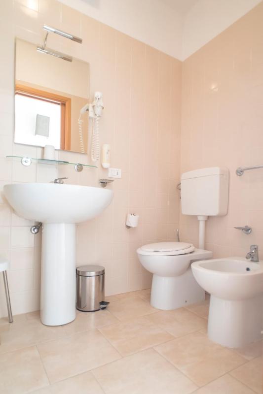 One-Bedroom Apartment - 4 Pax image 2