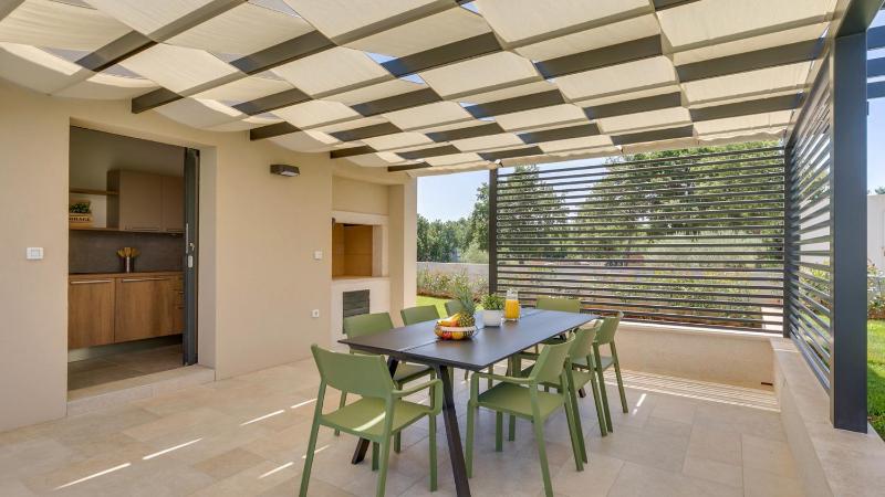 Modern villa Amoroso with pool in Porec - image 9