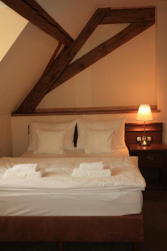 Standard Single Room image 3