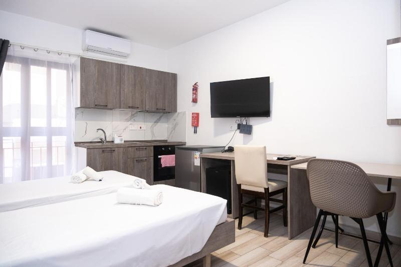 Napoli Suites Studios Aparthotel - image 7