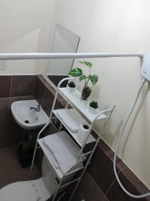 PAID AirprtPck-up - WorkNrelax 2TV with Netflx - 10 mins away from Airport - image 24