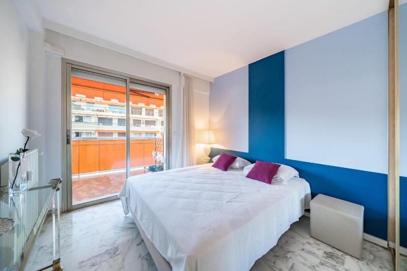 2 pièces à deux pas du centre ville de Cannes - image 5
