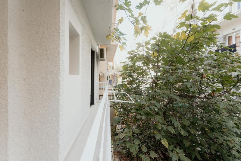 1BR Designer Suite Homey Feel Near Metro - image 7