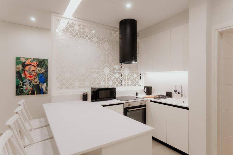 1BR Designer Suite Homey Feel Near Metro - image 13