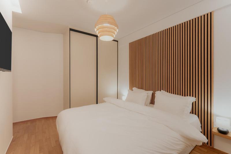 1BR Designer Suite Homey Feel Near Metro - image 12