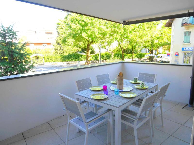 Appartement contemporain à Annecy terrasse et animaux admis - image 5