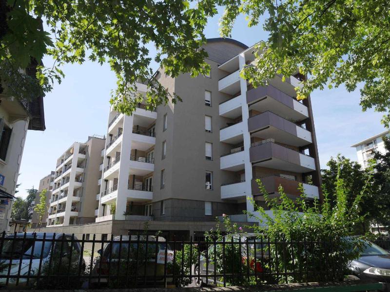 Appartement contemporain à Annecy terrasse et animaux admis - image 6