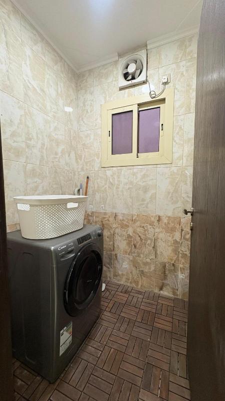 Elegant 2-Bedroom Apartment in Batha Quraish - image 5