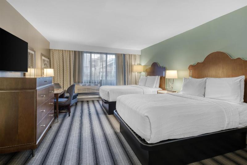 Best Western River North Hotel - image 4