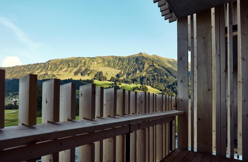 Superior Double Room with Balcony image 2