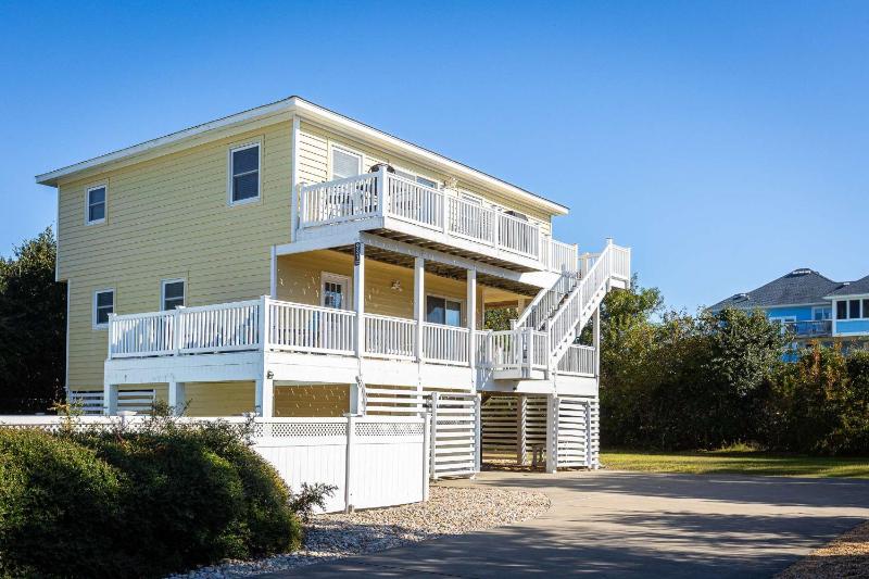 Corolla Getaway with Private Pool 5 mins to Beach - image 39