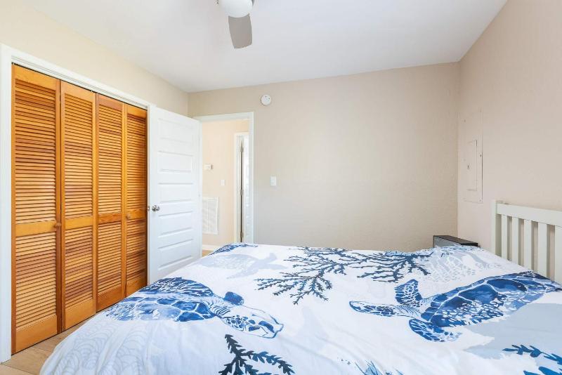 Corolla Getaway with Private Pool 5 mins to Beach - image 23