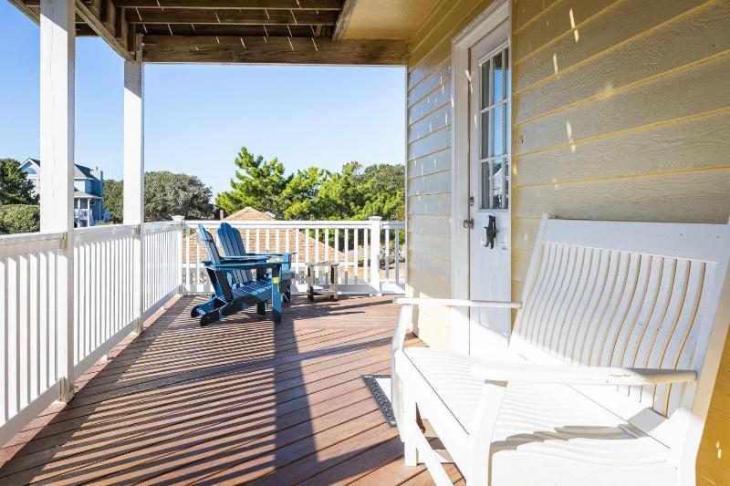 Corolla Getaway with Private Pool 5 mins to Beach - image 35