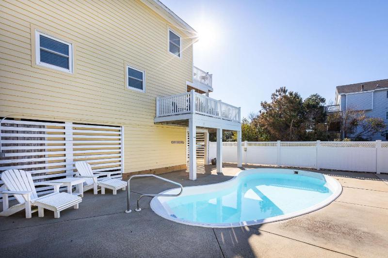Corolla Getaway with Private Pool 5 mins to Beach - image 48