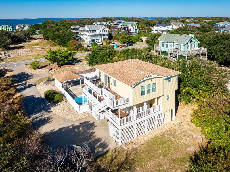 Corolla Getaway with Private Pool 5 mins to Beach - image 21