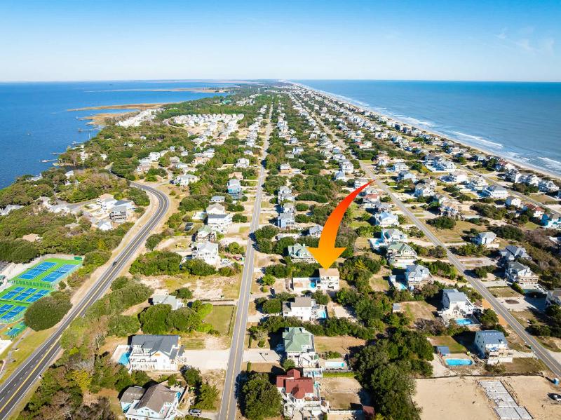Corolla Getaway with Private Pool 5 mins to Beach - image 13