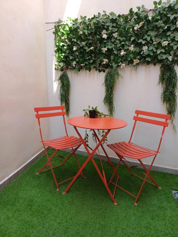Cozy Urban Escape Patio WiFi A.C. 6 Pax - image 15