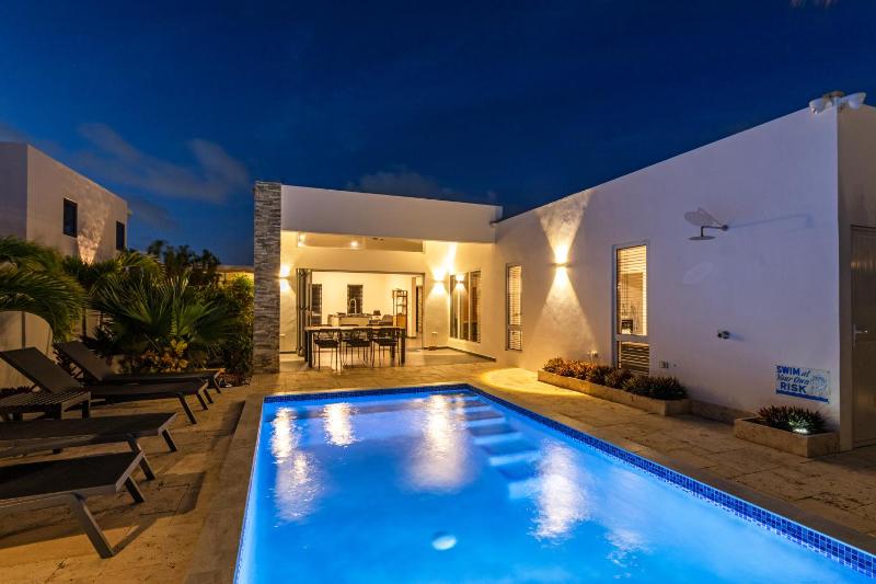 Villa Vredenberg - Modern Private Villa with Pool in Gated Resort - image 4
