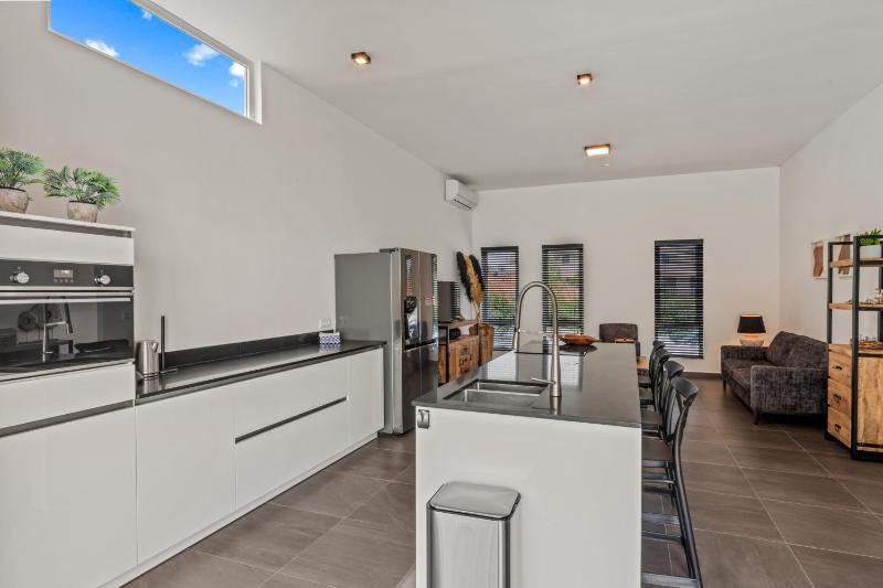 Villa Vredenberg - Modern Private Villa with Pool in Gated Resort - image 36