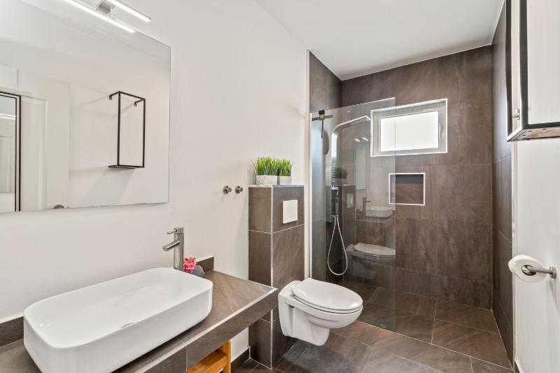 Villa Vredenberg - Modern Private Villa with Pool in Gated Resort - image 5