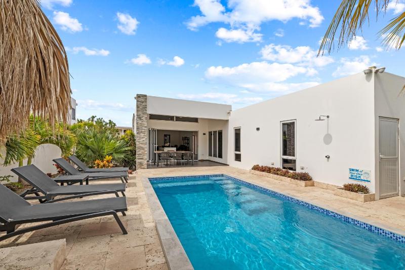 Villa Vredenberg - Modern Private Villa with Pool in Gated Resort - image 37