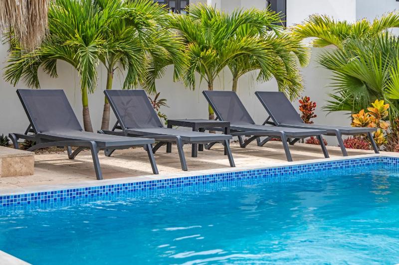 Villa Vredenberg - Modern Private Villa with Pool in Gated Resort - image 17