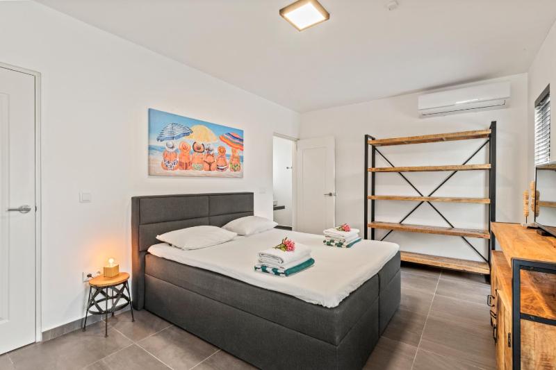 Villa Vredenberg - Modern Private Villa with Pool in Gated Resort - image 38