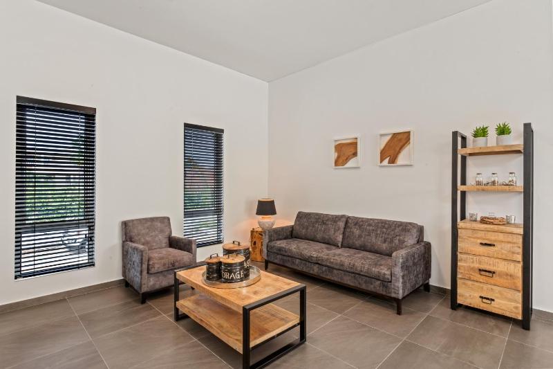 Villa Vredenberg - Modern Private Villa with Pool in Gated Resort - image 12