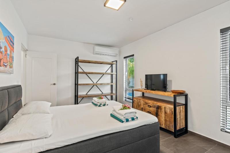 Villa Vredenberg - Modern Private Villa with Pool in Gated Resort - image 33
