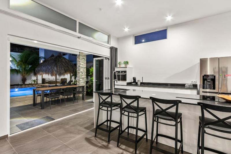 Villa Vredenberg - Modern Private Villa with Pool in Gated Resort - image 2