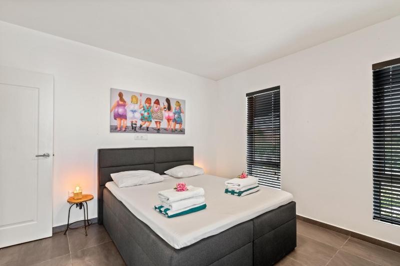 Villa Vredenberg - Modern Private Villa with Pool in Gated Resort - image 34