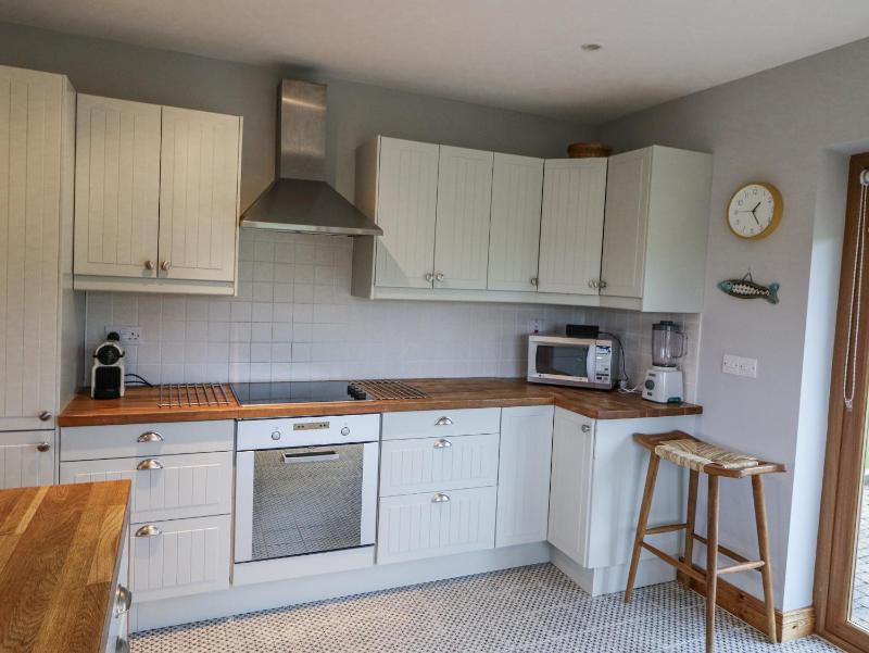 Lough Cluhir Cottage - image 9