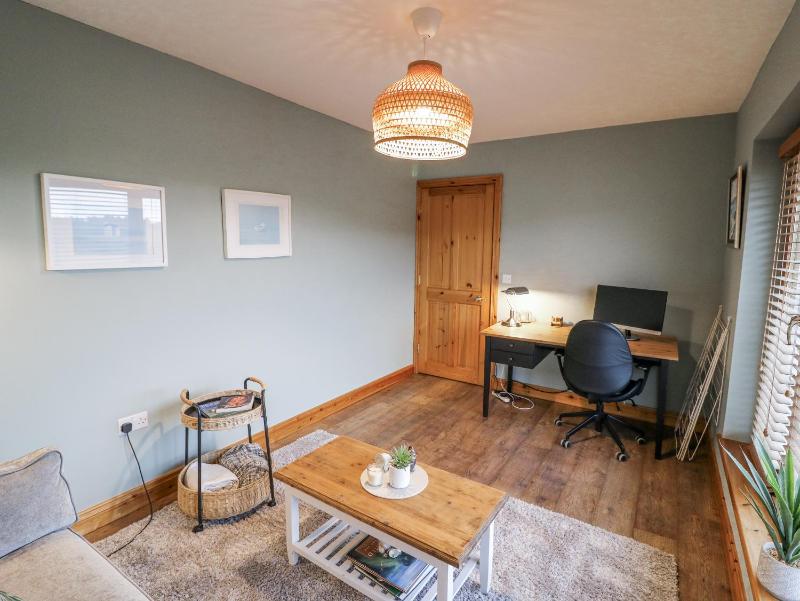 Lough Cluhir Cottage - image 10