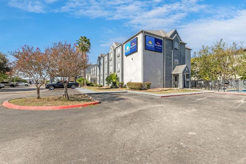 Days Inn by Wyndham San Antonio Downtown - image 22