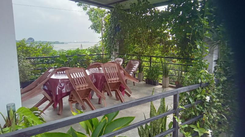 Lake Edge Resort - image 12