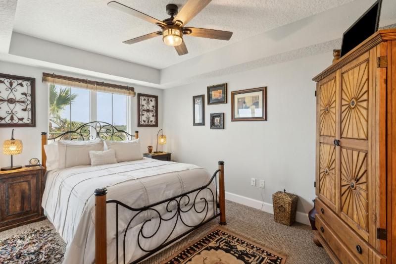 Vintage Ocean View Paradise - 1BR - Beachfront - image 6