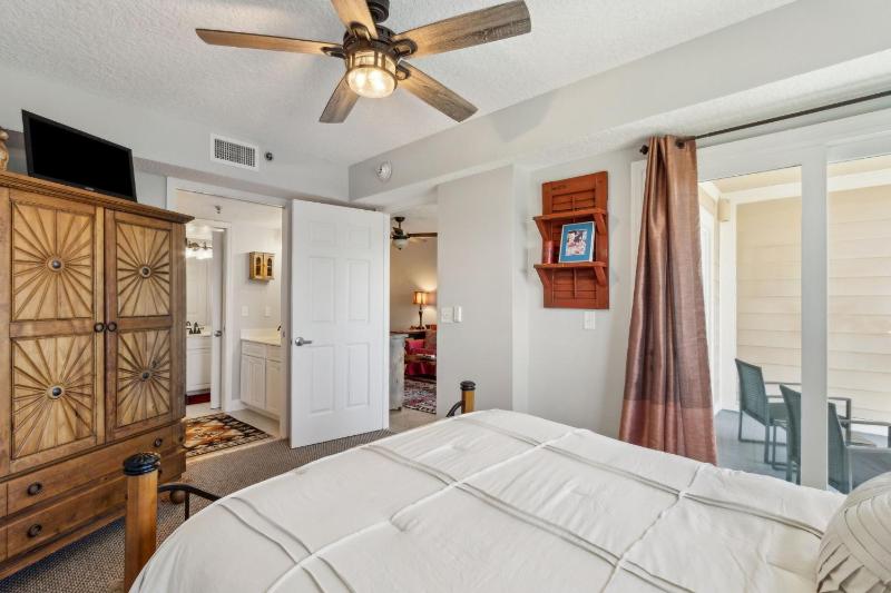 Vintage Ocean View Paradise - 1BR - Beachfront - image 23