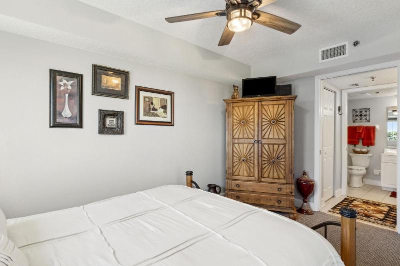 Vintage Ocean View Paradise - 1BR - Beachfront - image 12