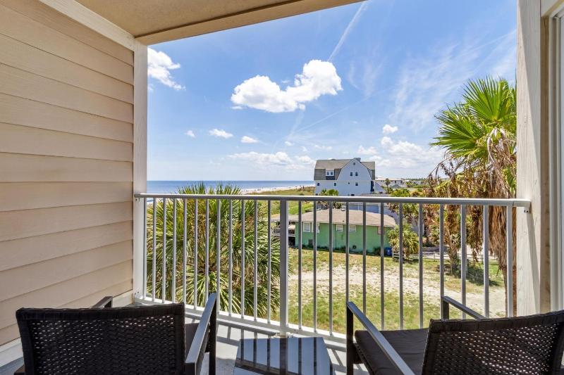 Vintage Ocean View Paradise - 1BR - Beachfront - image 2