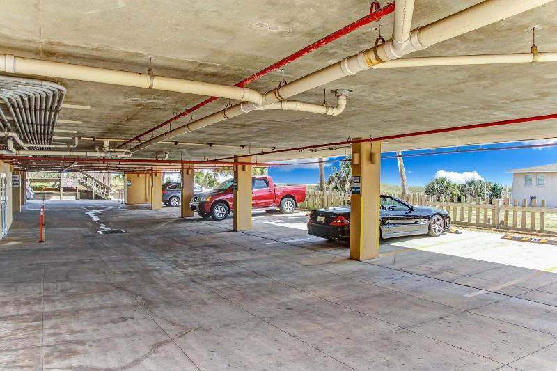 Vintage Ocean View Paradise - 1BR - Beachfront - image 11