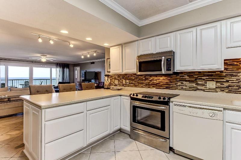 Beachfront Family Condo with Pool Fishing and Pier Access - Amelia By The Sea - image 4