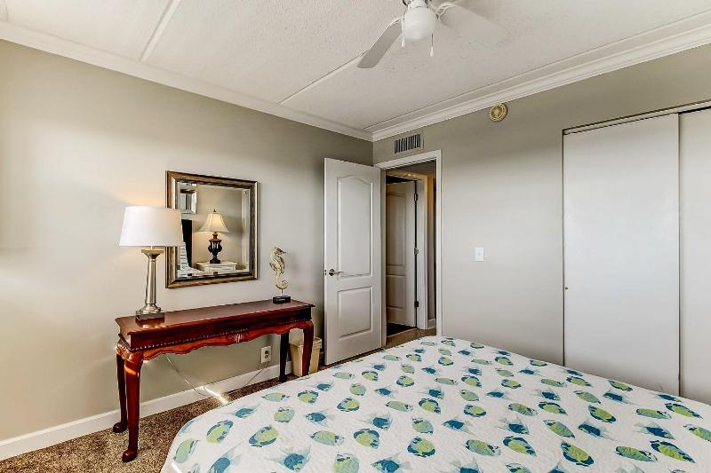 Beachfront Family Condo with Pool Fishing and Pier Access - Amelia By The Sea - image 14