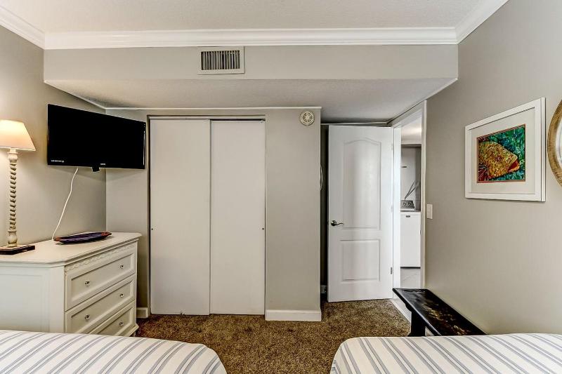 Beachfront Family Condo with Pool Fishing and Pier Access - Amelia By The Sea - image 7