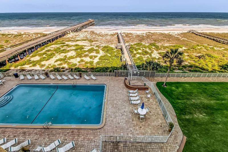 Beachfront Family Condo with Pool Fishing and Pier Access - Amelia By The Sea - image 8