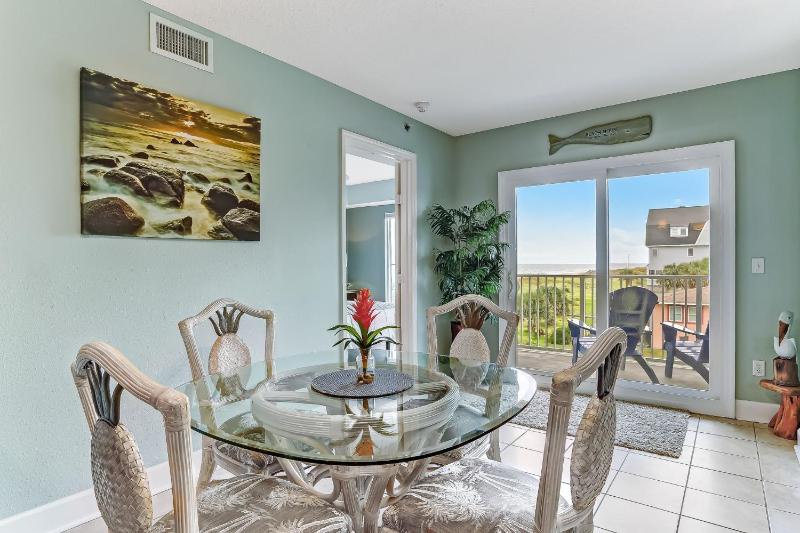 Cozy Beachfront 1BR with Stunning Views - image 16